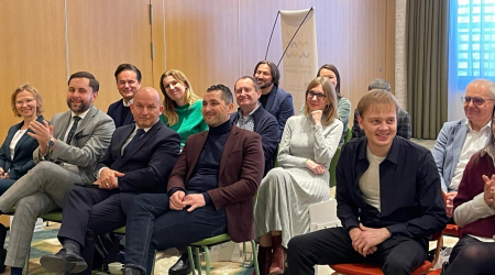 4b6df830-7dd4-419a-b92b-e13b0651e68c