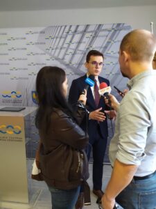 0abbda6d-0882-4e36-9774-b6307d1b70b7-2