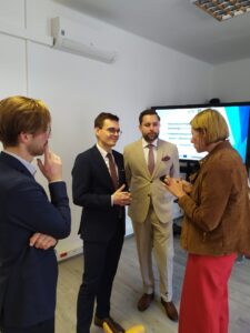 2eb575bc-a6a5-48c2-a2e7-628a5b4b66bd-2