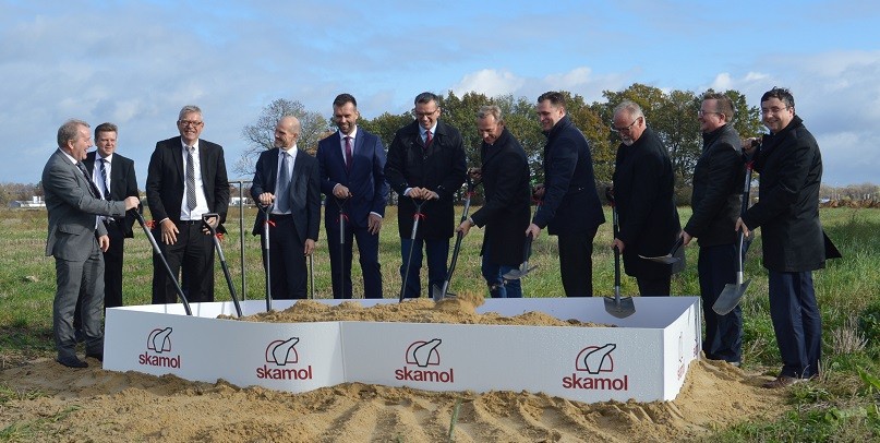 Wbito symboliczną łopatę pod budowę zakładu firmy Skamol