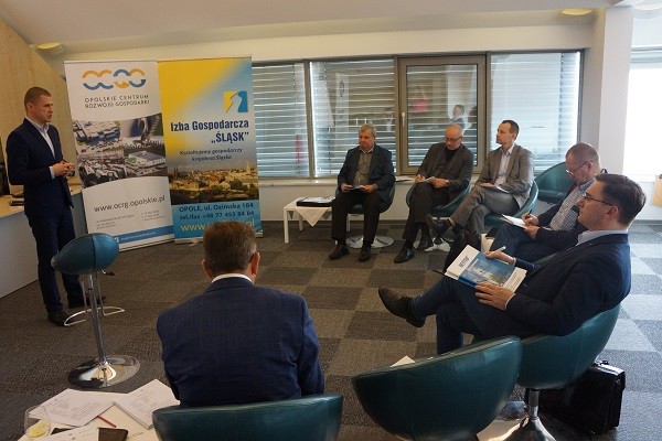 Mistrzowie biznesu pomogą młodym przedsiębiorcom