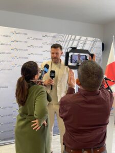 89c9b2ff-6795-4e27-827a-2485332cff26