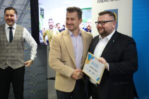 b205067f-a474-47fb-b838-a0b50b28a927