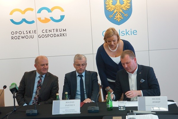 Podpisano pierwsze umowy na wsparcie innowacyjnych projektów firm