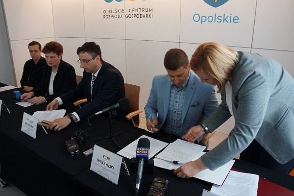 Pierwsze w tym roku umowy na unijne dotacje dla firm