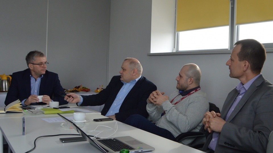 Przedsiębiorcy o premiach i motywowaniu pracowników