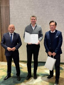 74301e12 Fc74 4824 B66b Da04e96ce642