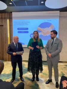 Fb7e985e 3d56 496b B1e9 58a11266c4aa