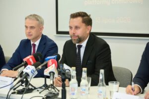 Powstanie nowoczesne centrum danych z rozwiązaniami chmurowymi i opartymi na sztucznej inteligencji, a przedsiębiorcy zyskają dostęp do zaawansowanej infrastruktury, szkoleń i wsparcia w cyfrowej transformacji.