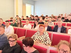Przedsiębiorcy, samorządowcy i przedstawiciele instytucji otoczenia biznesu spotkali w Domu Kultury w Ozimku podczas VII Ozimskiego Forum Gospodarczego.