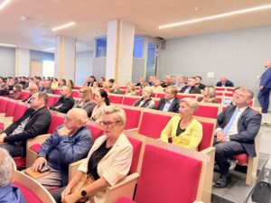 Przedsiębiorcy, samorządowcy i przedstawiciele instytucji otoczenia biznesu spotkali w Domu Kultury w Ozimku podczas VII Ozimskiego Forum Gospodarczego.