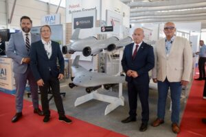 Stoisko Województwa Opolskiego podczas Międzynarodowego Salonu Przemysłu Obronnego MSPO 2026 w Kielcach, na którym prezentują się regionalne przedsiębiorstwa.